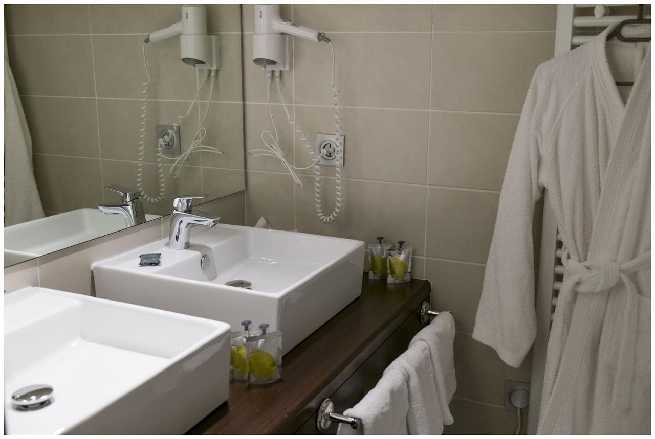 Hotel Corrieu La Llagonne Экстерьер фото